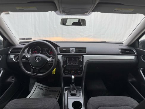 Used 2016 Volkswagen Passat 1.8T S image 23