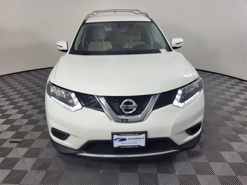 Used 2016 Nissan Rogue SV image 3