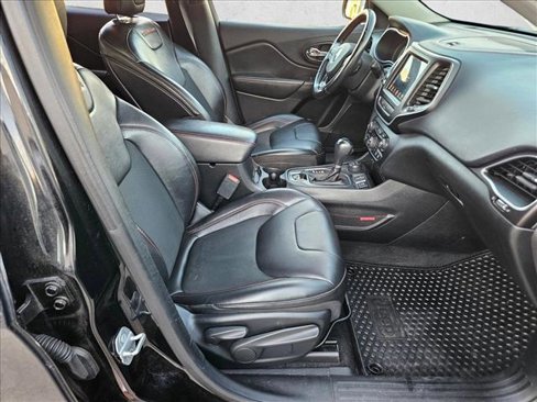 Used 2019 Jeep Cherokee Trailhawk w/ Comfort/Convenience Group image 17