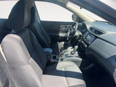 Used 2018 Nissan Rogue S image 15