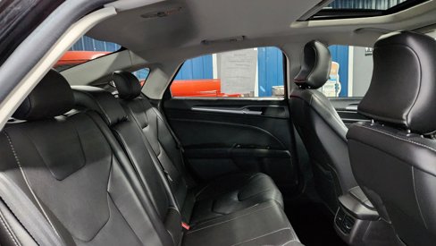 Used 2016 Ford Fusion Titanium image 17