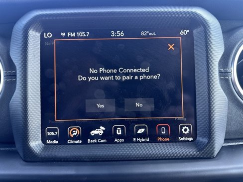 Used 2022 Jeep Wrangler Unlimited Sahara w/ Cold Weather Group image 25