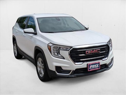 Used 2024 GMC Terrain SLE image 3