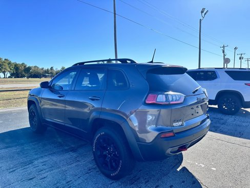 Used 2021 Jeep Cherokee Trailhawk w/ Technology Group image 10