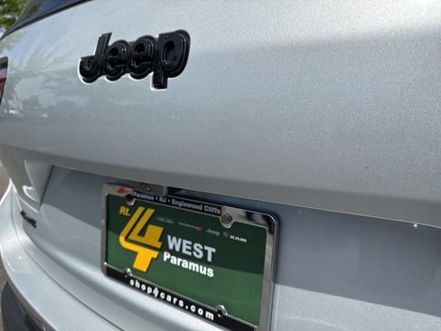 Used 2023 Jeep Grand Cherokee L Altitude image 13