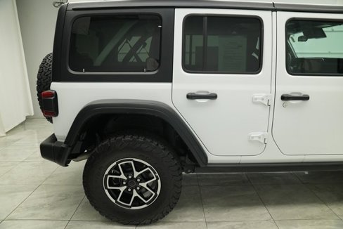 Used 2024 Jeep Wrangler Unlimited Rubicon image 11
