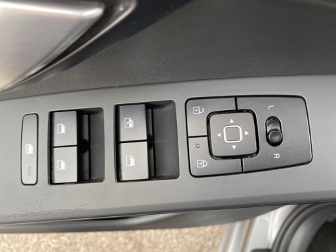 Used 2023 Kia Niro LX image 19