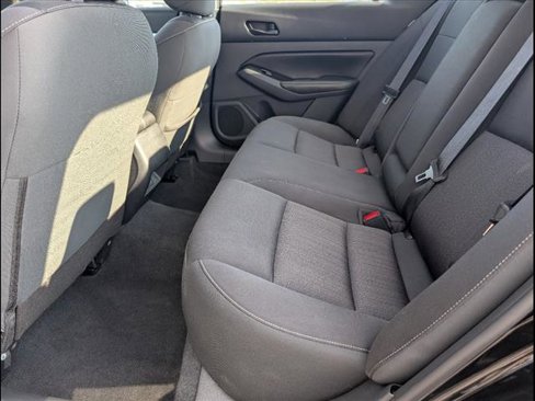 Used 2023 Nissan Altima 2.5 SV image 12