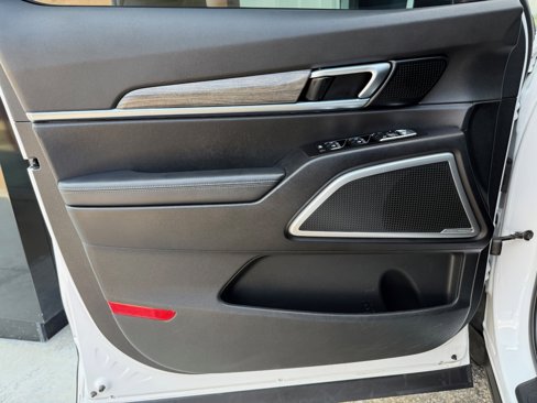 Used 2022 Kia Telluride EX w/ EX Premium Package image 7