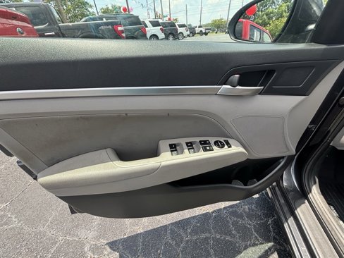Used 2020 Hyundai Elantra SEL image 9
