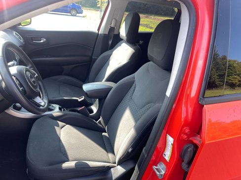 Used 2018 Jeep Compass Sport w/ Tech Group image 7