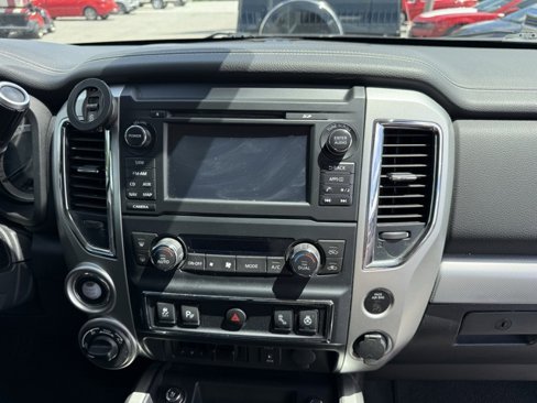 Used 2018 Nissan Titan PRO-4X w/ Pro-4x Convenience Package image 13