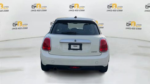 Used 2015 MINI Cooper 4-Door Hardtop image 6