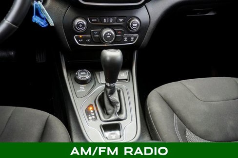 Used 2019 Jeep Cherokee Sport w/ Cold Weather Group image 11