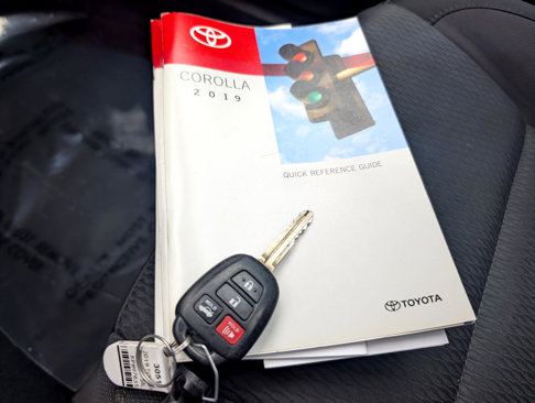 Used 2019 Toyota Corolla XLE image 27