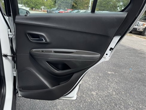 Used 2016 Chevrolet Trax LS image 12