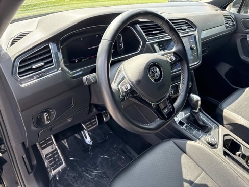 Used 2019 Volkswagen Tiguan SEL Premium R-Line w/ 3rd Row Seat Package image 17