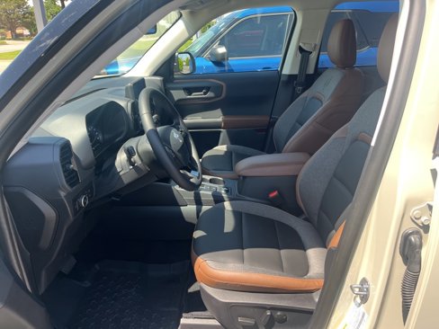 Used 2024 Ford Bronco Sport Outer Banks w/ Tech Package image 11