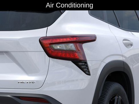 New 2025 Chevrolet Trax ACTIV w/ Driver Confidence Package image 12