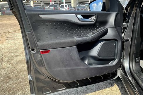 Used 2020 Ford Escape SE image 19