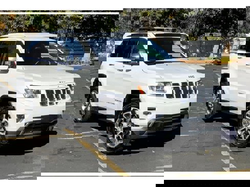 Used 2016 Jeep Grand Cherokee Limited w/ Trailer Tow Group IV image 2