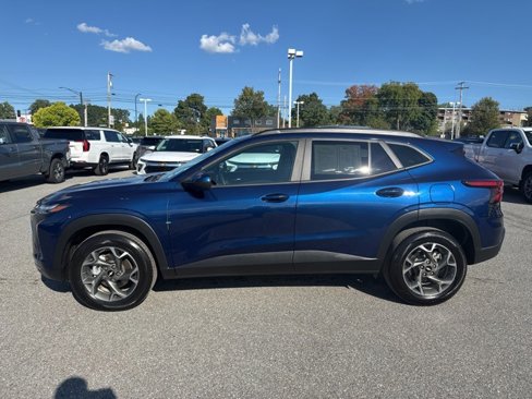 Used 2024 Chevrolet Trax LT w/ Driver Confidence Package image 3