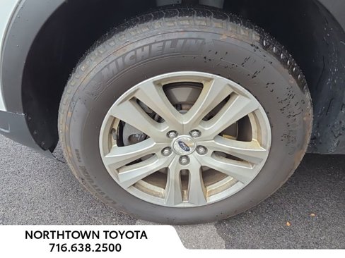 Used 2019 Ford Explorer XLT image 14