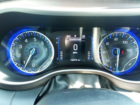 Used 2018 Chrysler Pacifica Touring Plus w/ Tire & Wheel Group image 17