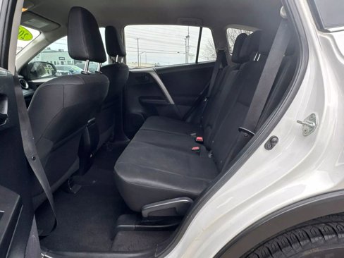Used 2018 Toyota RAV4 LE image 16