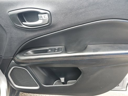Used 2019 Jeep Compass Limited image 16
