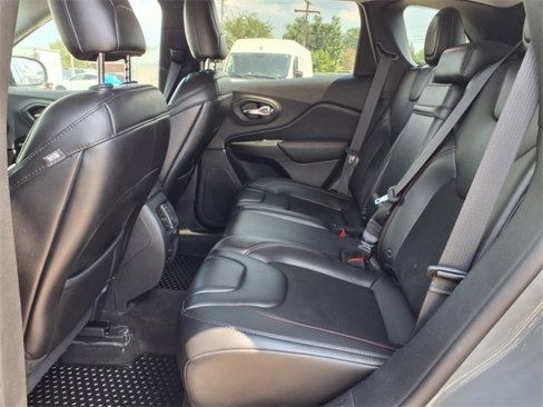 Used 2019 Jeep Cherokee Trailhawk w/ Cold Weather Group image 8