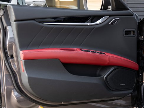 Used 2023 Maserati Ghibli Modena image 19
