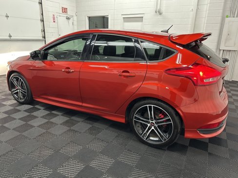 Used 2018 Ford Focus ST w/ Equipment Group 401A image 7