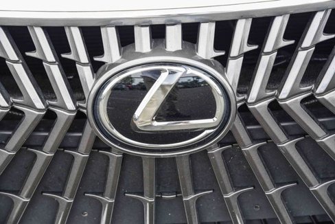 Certified 2022 Lexus ES 350 w/ Premium Package image 13