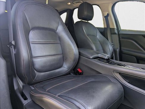 Used 2017 Jaguar F-PACE Prestige image 22