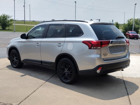 Used 2018 Mitsubishi Outlander LE image 16