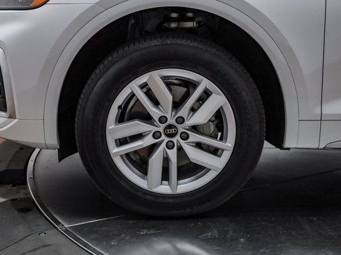 Used 2022 Audi Q5 2.0T Premium w/ Convenience Package image 12