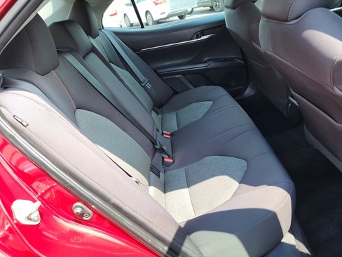Used 2020 Toyota Camry LE image 25
