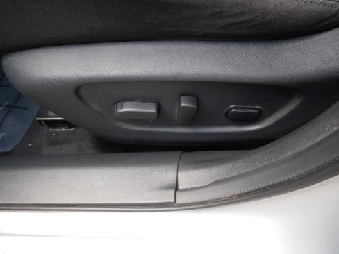 Used 2015 Nissan Rogue SV image 16