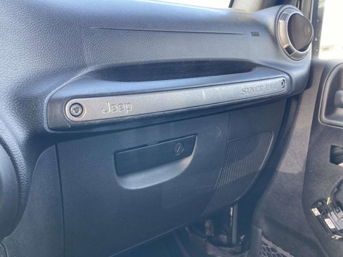 Used 2017 Jeep Wrangler Unlimited Sport w/ Quick Order Package 24S image 18