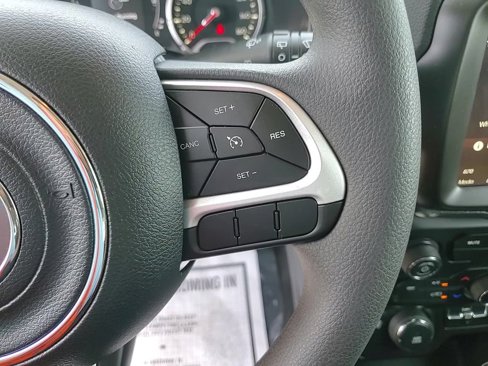 Used 2023 Jeep Renegade Latitude image 15