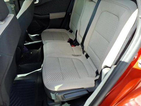 Used 2020 Ford Escape SE image 15