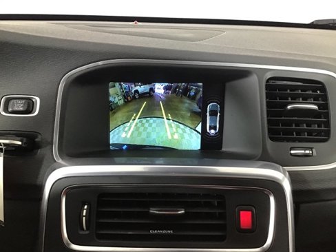 Used 2017 Volvo S60 T5 Inscription image 18