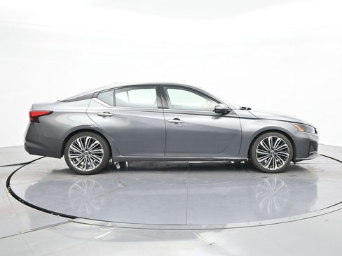 Used 2023 Nissan Altima 2.5 SL image 4