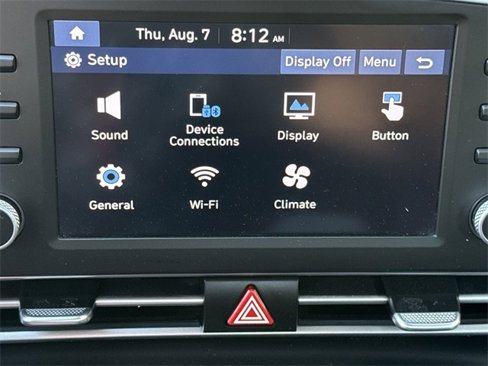 Used 2024 Hyundai Elantra SE image 17