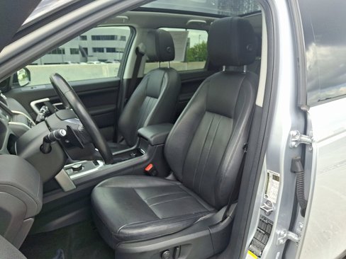 Used 2018 Land Rover Discovery Sport HSE image 5