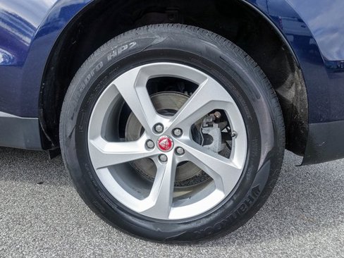 Used 2018 Jaguar F-PACE Premium image 14