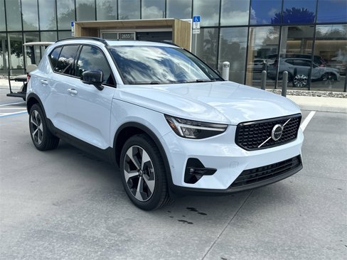 New 2026 Volvo XC40 B4 Plus w/ Protection Package Premier image 4