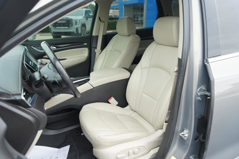 Used 2018 Buick Enclave Essence image 9
