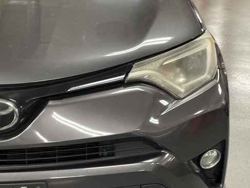 Used 2017 Toyota RAV4 XLE image 5